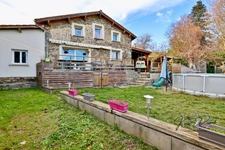 🏡 Rare sur le secteur ! Authentique maison en pierre avec vue panoramique, jardin, dépendances et aucun vis-à-vis : un véritable coup de cœur à découvrir à Sainte-Catherine.