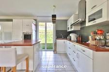 *** TROP TARD SOUS COMPROMIS ***  Coup de cœur assuré : Maison 135 m² avec jardin, garage double et suite parentale — Sainte-Catherine (69)