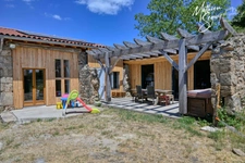 Ferme P5 en campagne à finir de rénover sur un ensemble de 2200 m² de parcelles vendre à THURINS (69)