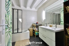 *** TROP TARD SOUS COMPROMIS ***  🏡 Duplex 137 m² style maison avec jardin, garage et atelier — Soucieu-en-Jarrest (69) ✨