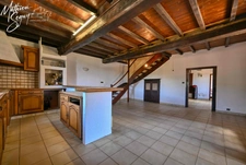 Ferme P5 en campagne à finir de rénover sur un ensemble de 2200 m² de parcelles vendre à THURINS (69)