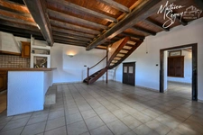 Ferme P7 en campagne à finir de rénover sur un ensemble de 2200 m² de parcelles vendre à THURINS (69)