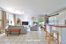 *** TROP TARD SOUS COMPROMIS ***  Coup de cœur assuré : Maison 135 m² avec jardin, garage double et suite parentale — Sainte-Catherine (69)