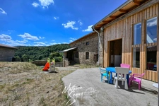 Ferme P5 en campagne à finir de rénover sur un ensemble de 2200 m² de parcelles vendre à THURINS (69)