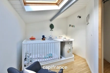 *** TROP TARD SOUS COMPROMIS ***  🏡 Duplex 137 m² style maison avec jardin, garage et atelier — Soucieu-en-Jarrest (69) ✨