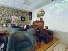 À Vendre BAR a biere  et  Restaurant avec logement de fonction parking
