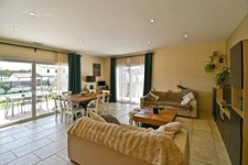 Villa Plain-pied Contemporaine 124m² – Piscine – Terrain 750m² – Aumelas (34)