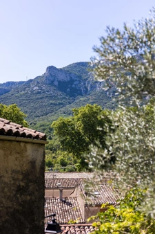 Maison de village à rénover – 70 m² – Cadre exceptionnel