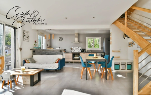 Dpt Hérault (34), à vendre à SAINT-ANDRE DE SANGONIS, villa moderne T4 de 86m² sur 300m² de terrain avec terrasse couverte par une pergola et piscine hors-sol