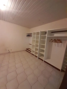 Maison avec travaux à vendre: 4 pièces  (973)
