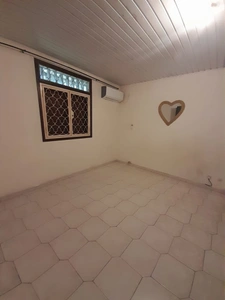 Maison avec travaux à vendre: 4 pièces  (973)