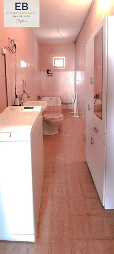 A vendre - Corps de ferme au charme rustique avec un fort potentiel de division - Saint-Laurent-De-Mûre