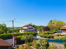 Belle maison de trois chambres au coeur de la ville