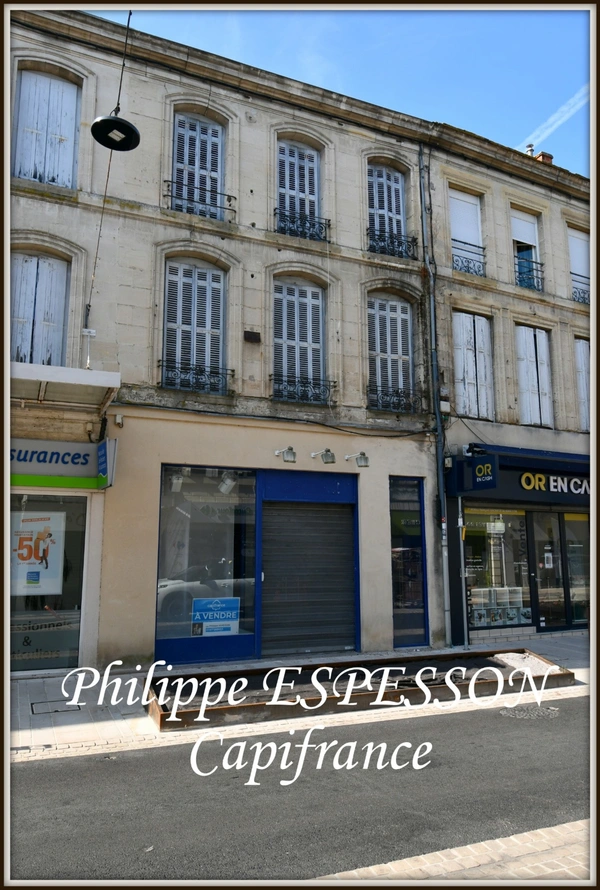 IMMEUBLE DE PLUS DE 300 M2 AVEC JARDIN DE 100 M2 HYPERCENTRE DE MARMANDE (47)