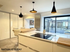 Maison à vendre , Orleans hyper centre , esprit loft , patio, terrasse 60m² , stationnements, cave 