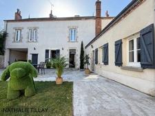 Olivet bourg , a vendre , Maison bourgeoise et dépendance aménagée ,  cour intérieure et jardin  