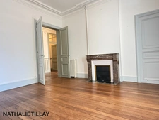 Orleans city center, elegant 5-room apartment for sale. 