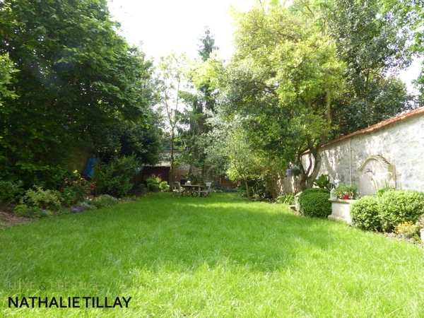 Orléans Dunois, maison bourgeoise à vendre, grand jardin et stationnements, parcelle 457 m²