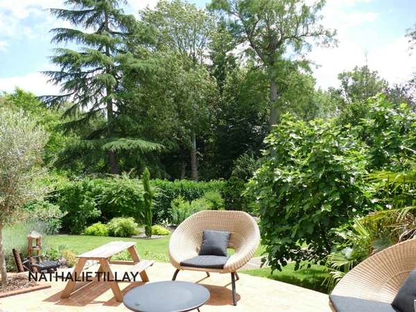  OLIVET bord du Loiret, a vendre, jolie maison de 243 m², jardin paysagé et arboré, parcelle de  1 123,00 m² 