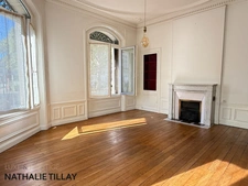 Orleans city center, elegant 5-room apartment for sale. 