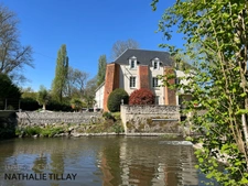 Property for sale, superb renovated mill bordering the river, east of Orleans, 4500 m² plot