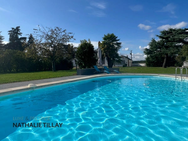  Orléans, demeure de prestige, propriete à vendre, chateau 440 m², piscine, tennis, maison d'amis 85 m², dépendances potentiel aménageable , parc paysagé et arboré 4 ha