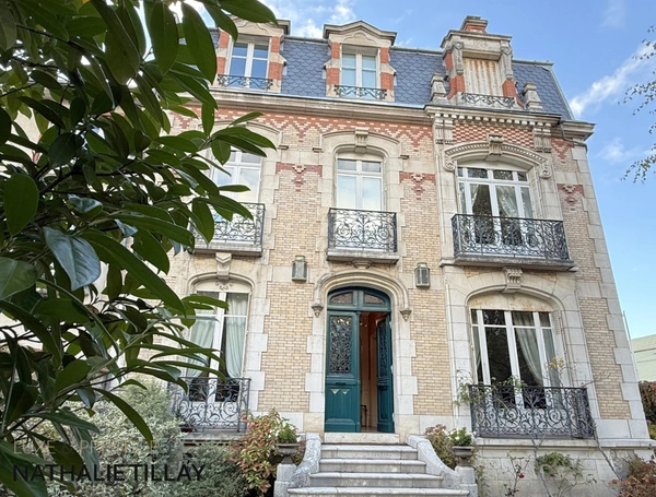 Maison bourgeoise à vendre 10 pièces ORLEANS (45)