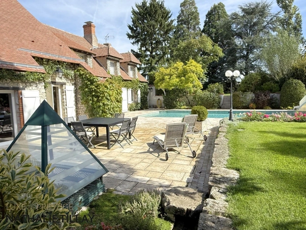 Propriete à vendre, GIDY  proche Orleans , piscine et parc
