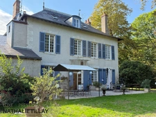 Saint-Jean-le-Blanc, near Orleans, for sale, 19th-century manor house of 423 m² of living space, with swimming pool, wooded grounds of 4,655 m²  