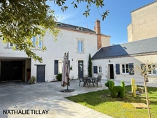 Olivet bourg , a vendre , Maison bourgeoise et dépendance aménagée ,  cour intérieure et jardin  