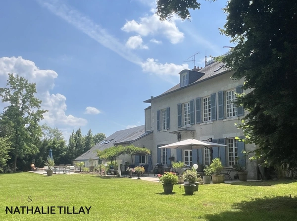 Saint-Jean-le-Blanc, proche Orleans, à vendre, maison de Maitre du XIXème de 423 m² habitables, avec piscine, parc arboré de 4 655 m²  