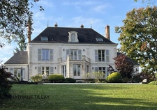 Propriété, OLIVET avendre, bord du Loiret, parc, piscine a debordement, garage a bateau.