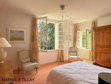Sologne Plateau, country estate for sale: 33-hectare park, swimming pool, tennis court, typical Sologne biotope: woods, forest, meadows, ponds, small game hunting and fishing. Near Orleans. 
