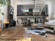 Orleans hyper centre, appartement loft à vendre. Patio interieur. Terrasse a ciel ouvert , salle de sport , garage. Unique.