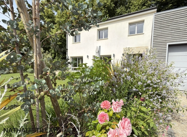 Maison d'architecte de 2021 , a vendre , a  SAINT JEAN DE BRAYE , TERRASSE ET JARDIN