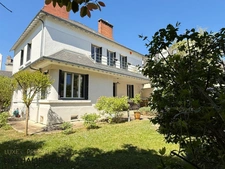 orleans Dunois, maison a vendre, rénovée, grand jardin et stationnements sécurisés . Exclusivité