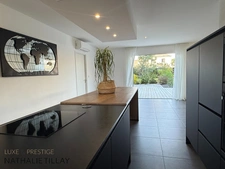 Maison à vendre COMBLEUX , maison d’architecte contemporaine avec jardin , piscine, à deux pas de la Loire 