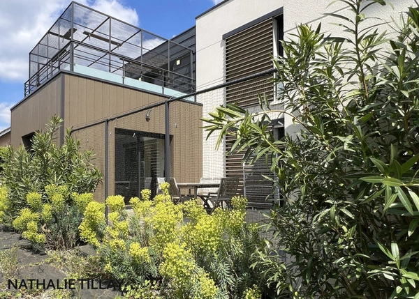  Orléans, St Marc, à vendre,  élégante maison d' architecte a toit plat, de 345 m² habitable, Terrain de 873  m² 