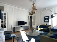 Orleans city center, sumptuous 175 m² apartment for sale, in a private mansion.