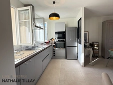 Maison a vendre, Orléans Dauphine, rénovée, 4 pieces, jardin, garage et stationnements.