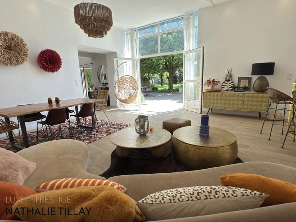 Propriété, Maison à vendre proche Orléans, 380 m² habitables, 450 m² au sol, LA CHAPELLE SAINT MESMIN 