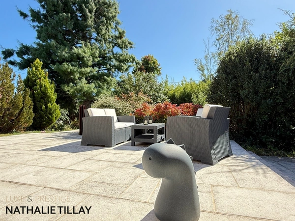 Saint pryvé st Mesmin, proche Orléans, maison d'architecte de 284 m² à vendre, avec piscine, Terrain de 1 700 m² 