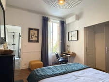 Orléans Dunois, Maison à vendre, belles prestations, 4 chambres suites. Jardin et stationnement. 