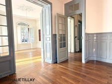 Orleans city center, elegant 5-room apartment for sale. 