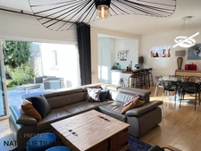 Orléans ,  à vendre, belle maison contemporaine,  design et parfait etat,  sous sol chauffé de 90 m², garage vélos et jardin