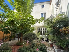 Orleans centre historique, maison hotel particulier, a vendre,  jardin et dependances