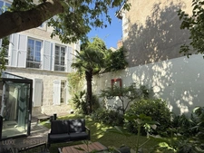 Hotel particulier de 1850 ,  à vendre ,  jardin et garage,  Orleans cathédrale