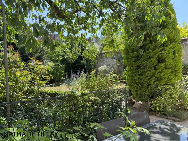 ORLEANS centre, maison bourgeoise a vendre, avec jardin et ascenseur, rare