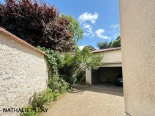 ORLEANS Dunois,  appartement bourgeois T5 a vendre, grand garage, cave, petite copropriéte, cour commune, exclusivité.