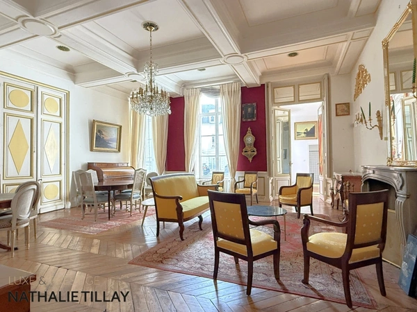 ORLÉANS – APPARTEMENT D’EXCEPTION AU SEIN D’UN HÔTEL PARTICULIER